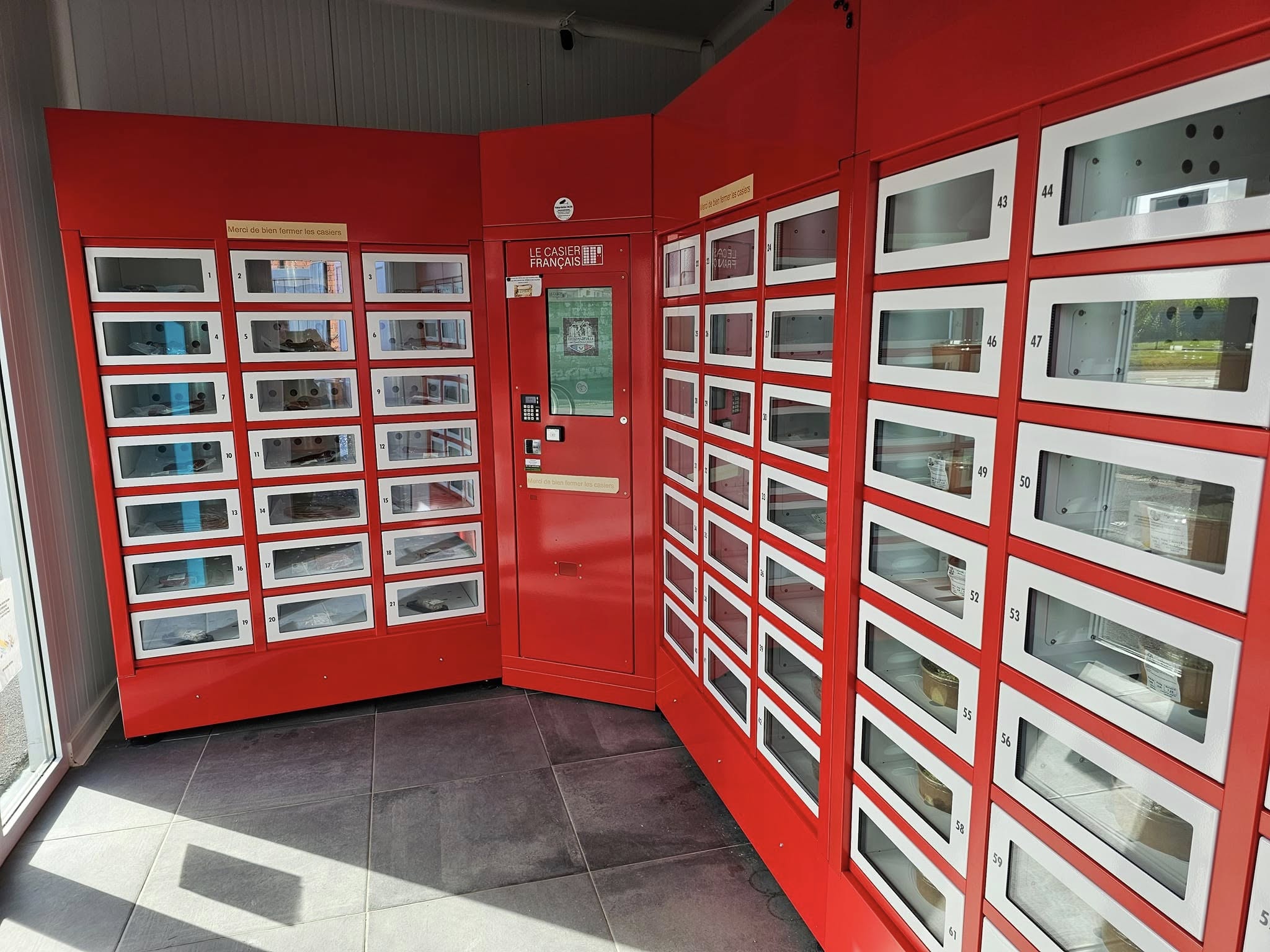 Casiers du distributeur automatique