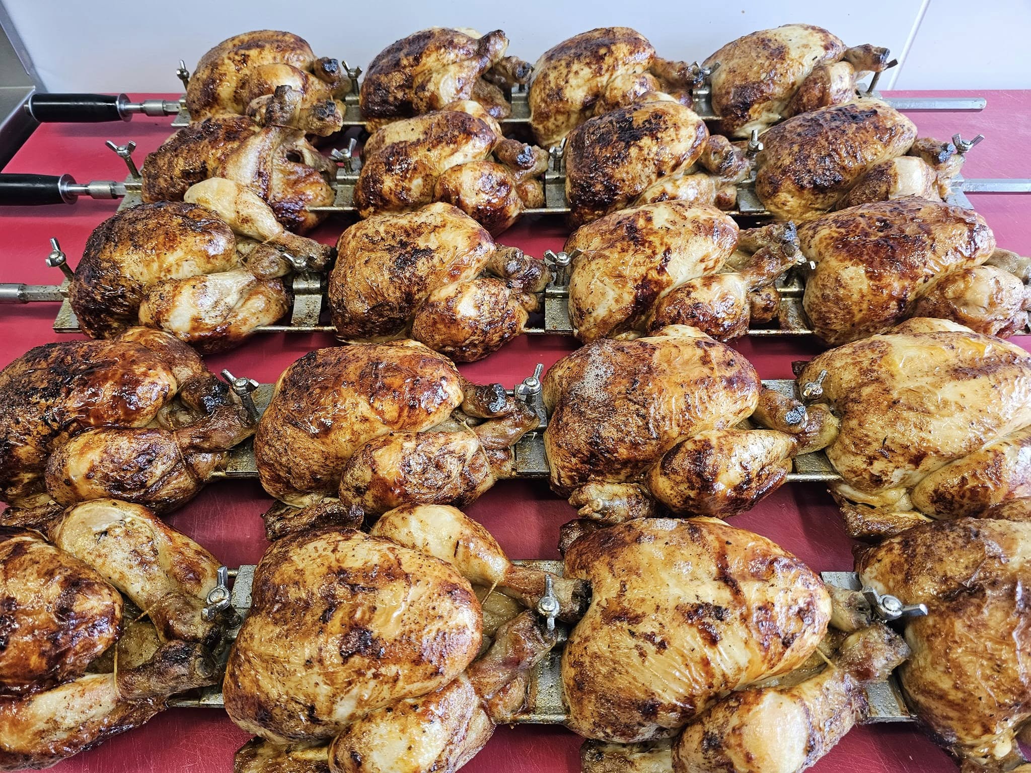 Poulets rôtis à la broche